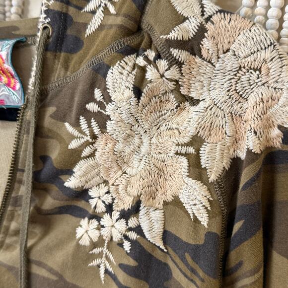 Johnny Wash Camo Embroidered Hoodie M - Picture 2 of 5